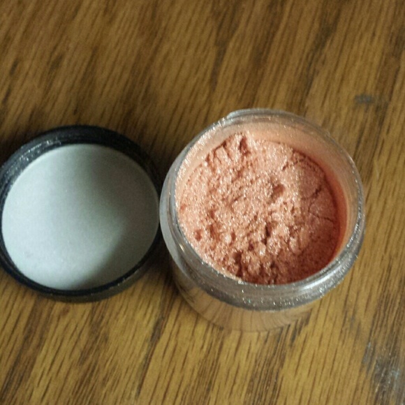 1 naked pigment "make offer"