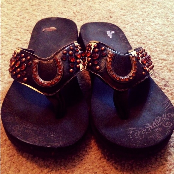 Justin's sandals💙