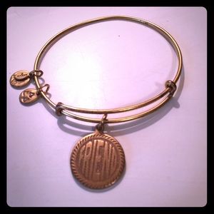 Gold "friend" bangle