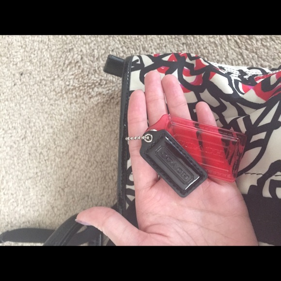 Authentic Coach Daisy Floral Graffiti Tote - Picture 3 of 4