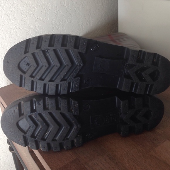 Burberry Rain Boots size 9 - Picture 4 of 4