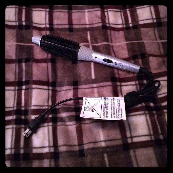 Calista heated round brush