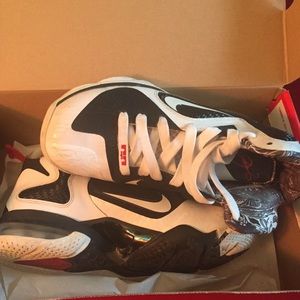 Free gum lebron James sneakers