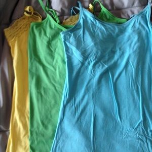 🚫2 cami tanks yellow with lace trim, green
