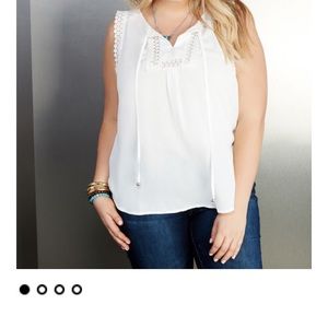 Cue off white boho style top NWT 3x
