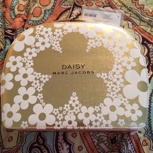 DAISY MARC JACOBS