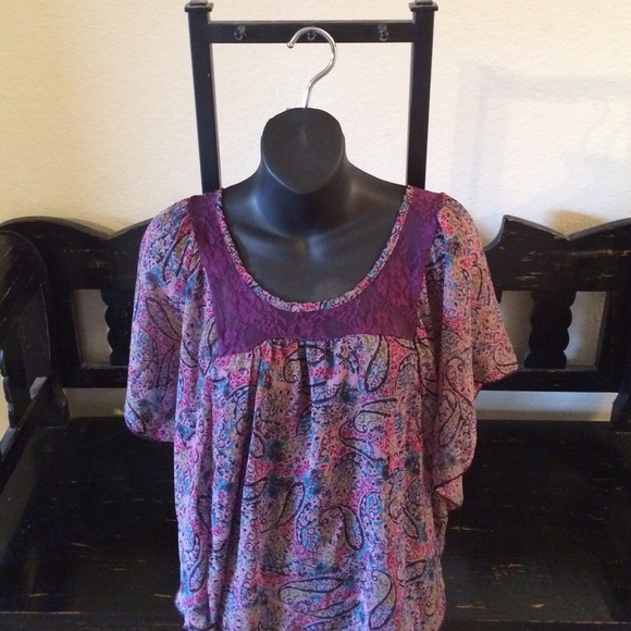 Butterfly wing flowy lace top