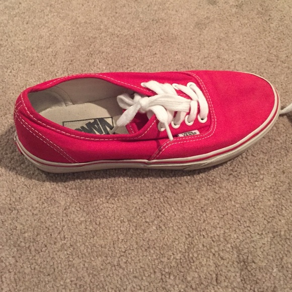 Red vans - Picture 2 of 2