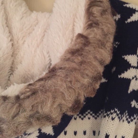 H&M sweater - Picture 3 of 4