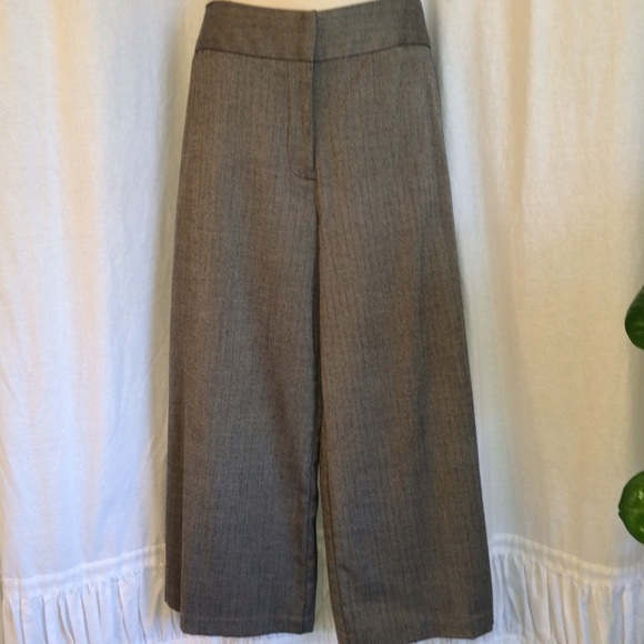 Herringbone Capri gauchos. 17.5" waist.