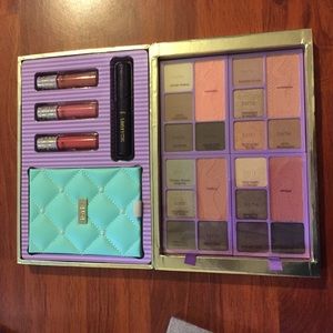 Tarte Away Oui Go Collectors Makeup set