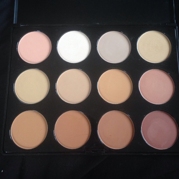 Presses powder foundation 12 colors