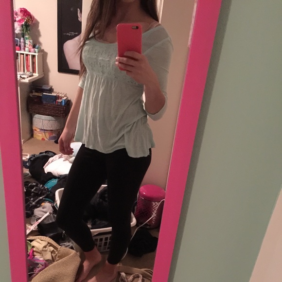 Baby blue Lacey too from Hollister size S - Picture 2 of 2