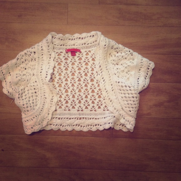White lacy short sleeve cardigan size large