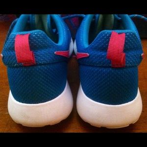 More pics of Roshe Run