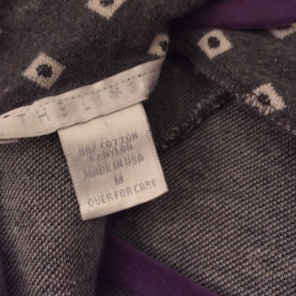 Sweater zips up the back - Picture 3 of 3