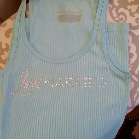 "Just married" VS baby blue tank top