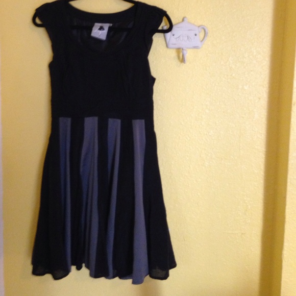 Little black dress - Picture 2 of 4