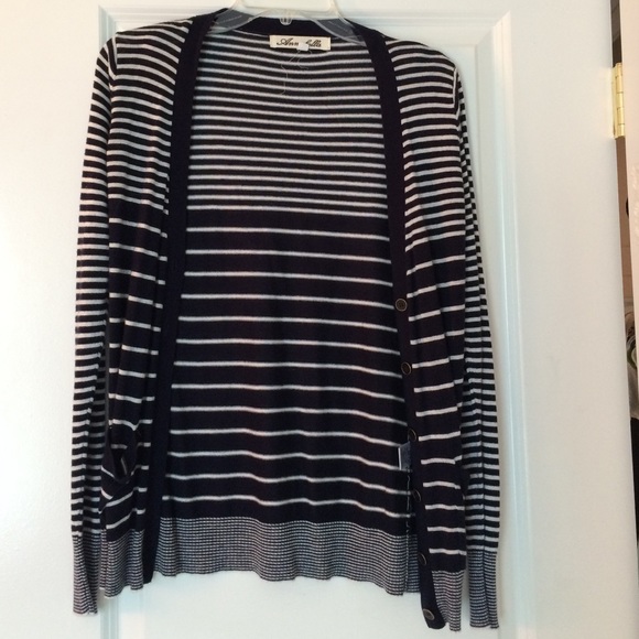 Small navy blue striped thin button up sweater!