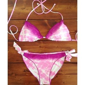Alana Blanchard's RipCurl "My Bikini" Set