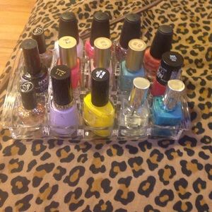 Nail polish holder