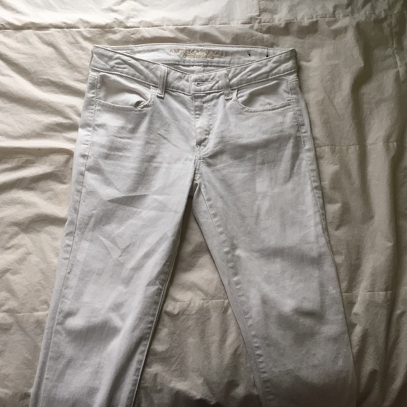 White American Eagle Jeans