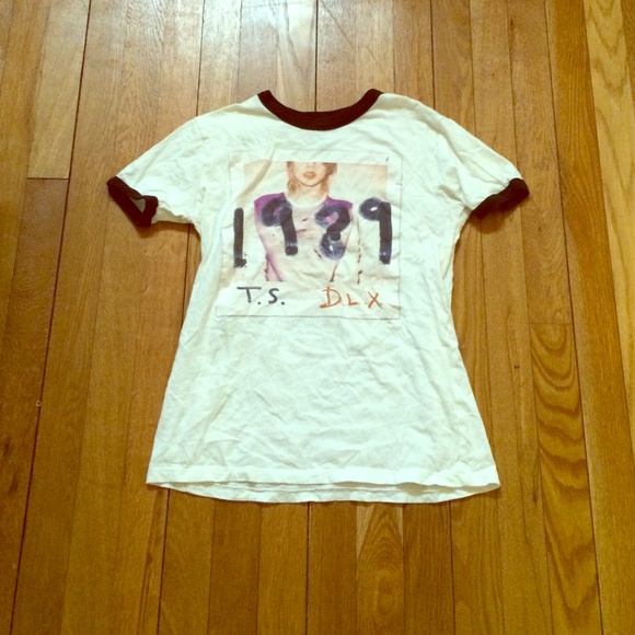 Taylor swift t-shirt