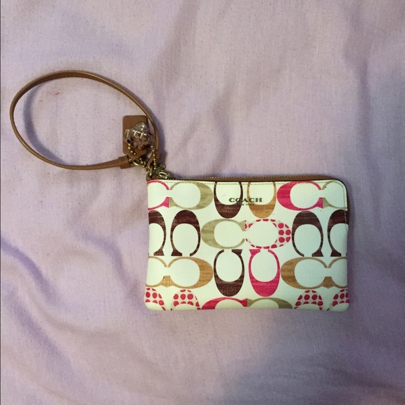 Coach L-Zip Wristlet