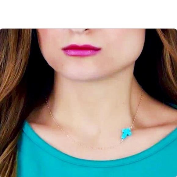 Jewelry - ➕Turquoise & Gold Colored Cross Necklace➕