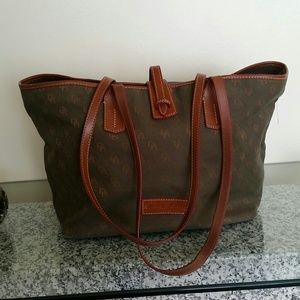 Authentic Dooney&Bourke Large Tote