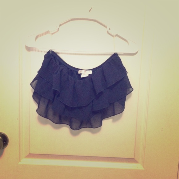 Blue ruffled crop top
