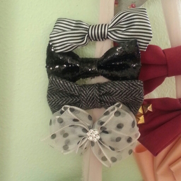 Bows - Picture 2 of 4