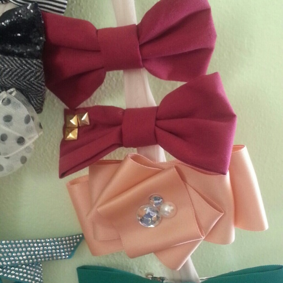 Bows - Picture 3 of 4