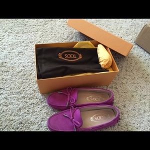 Tod's gommino driving shoes size 6