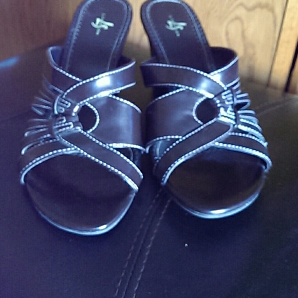 Brown leather sandal