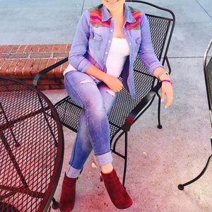 ❌⭕️⭕️SOLD⭕️⭕️❌Denim shirt with pattern.