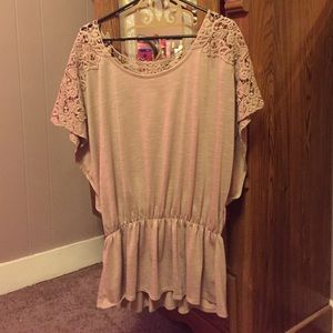 Beautiful butterfly style top 😍