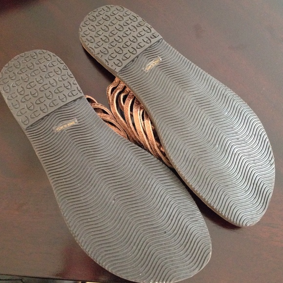BC Footwear-bronze sandals. NWOT. - Picture 2 of 3