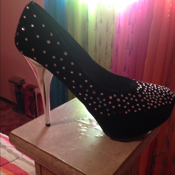 Size 11 Rhinestone heels .... - Picture 2 of 3