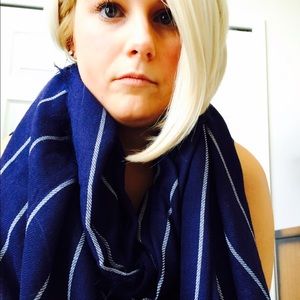 Forever 21 navy blue scarf