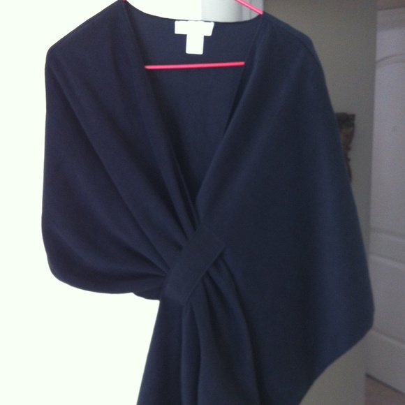 Beautiful Black Fleece Wrap