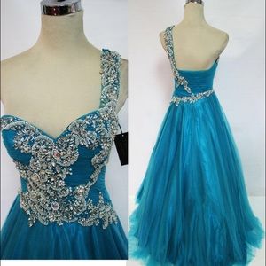 BRAND NEW Terani Couture Prom Dress