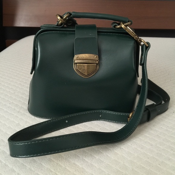 cross body bag urban outfitters