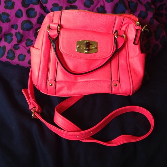 Hot Pink Crossbody w/adjustable strap