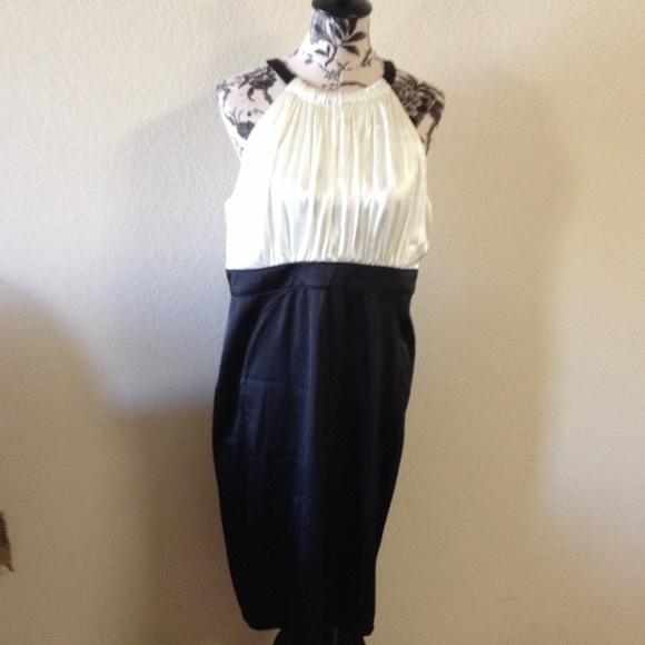 Stunning black and white dress worn once