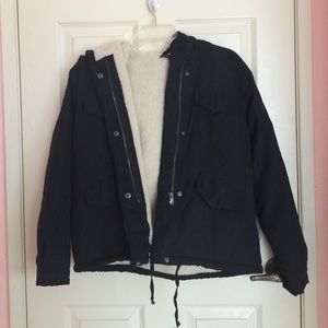 nwot black hailey jacket(with fur)