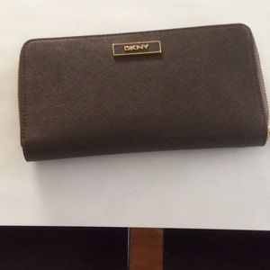 DKNY wallet