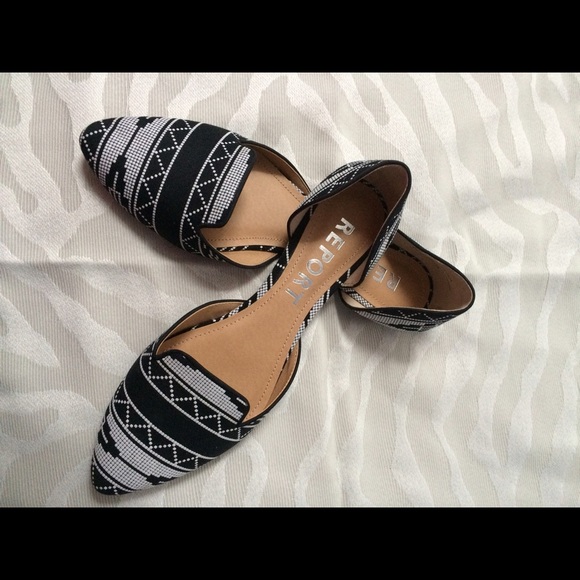 Report black & white flats