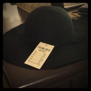 Brandy ❤️Melville Floppy Hat