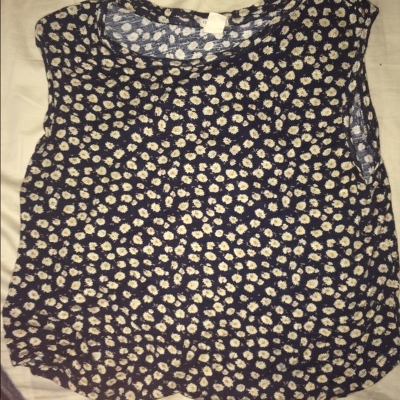 Tank top bundle !!